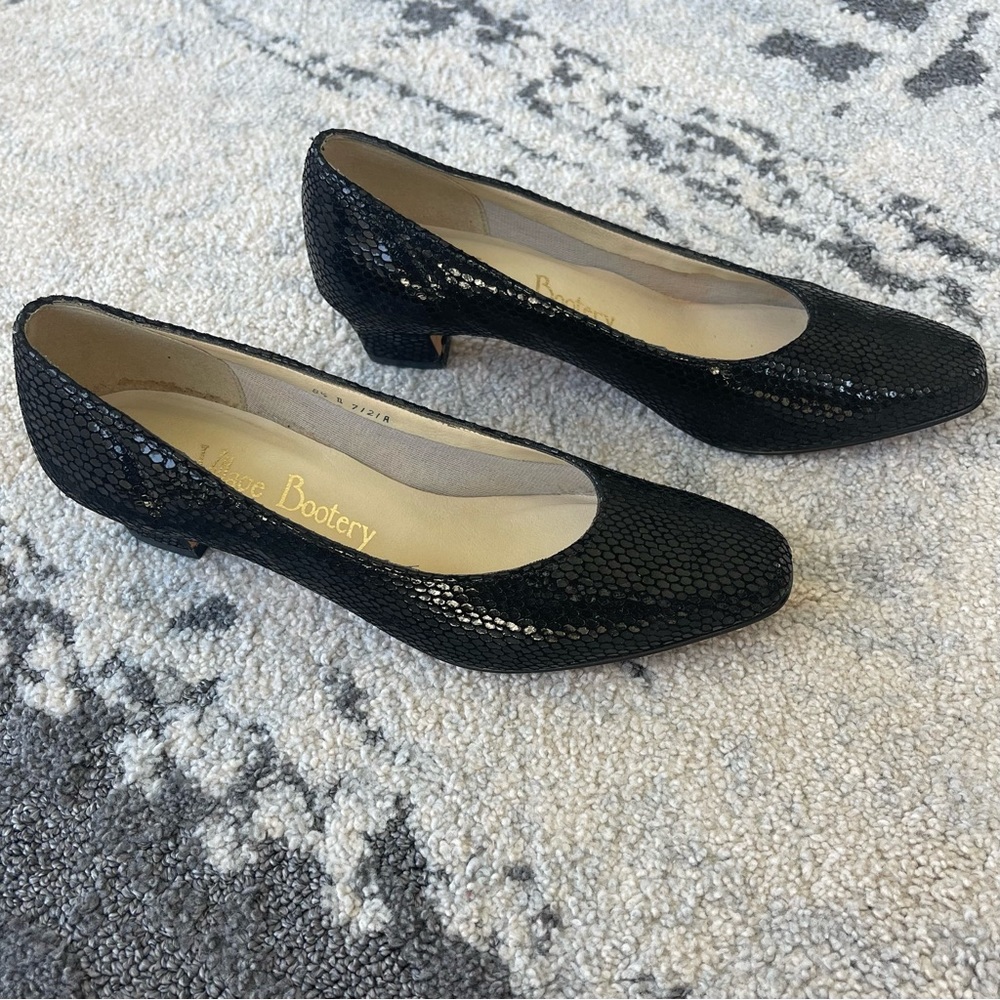 Village Bootery Black Printed Leather Pump View 3